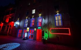 Femina - Direkt Im Rotlichtviertel